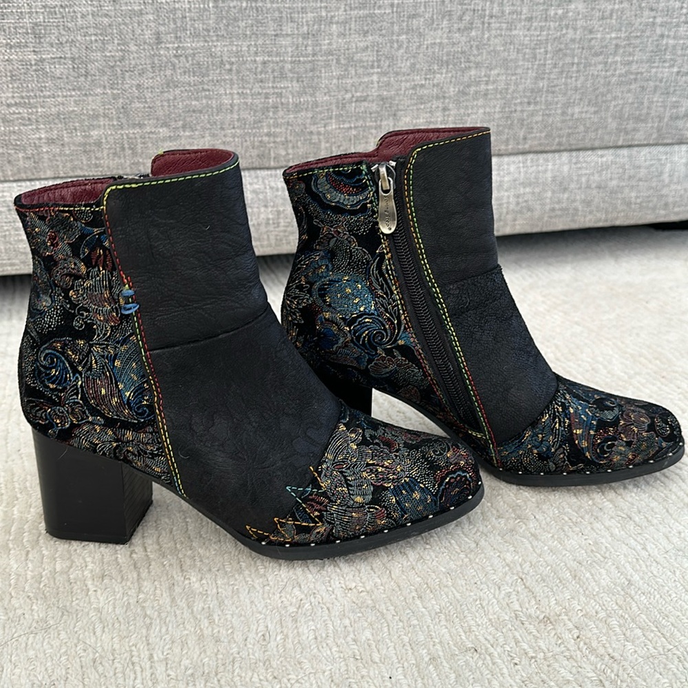 L’Artiste Spring Step Booties